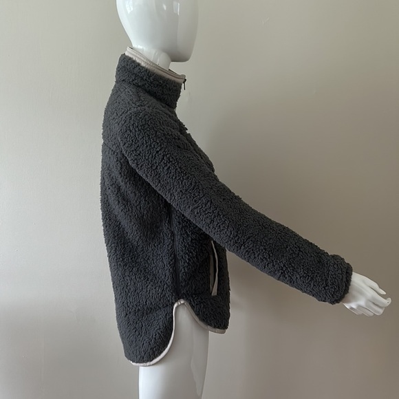 (NWT) Abercrombie & Fitch Grey Super Soft Sherpa Fleece Pullover, Small - Picture 12 of 17